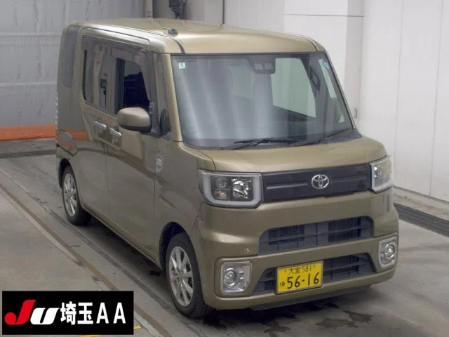 Toyota Pixis Mega LA700A 2018